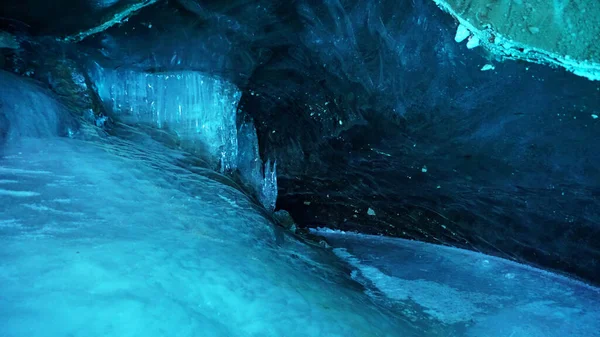 Turquoise Pure Color Ice Ice Cave Stones Icicles Visible Places — Stockfoto