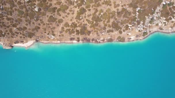 Lake Mountains Turquoise Blue Water Drone View Clear Water Coniferous — Video