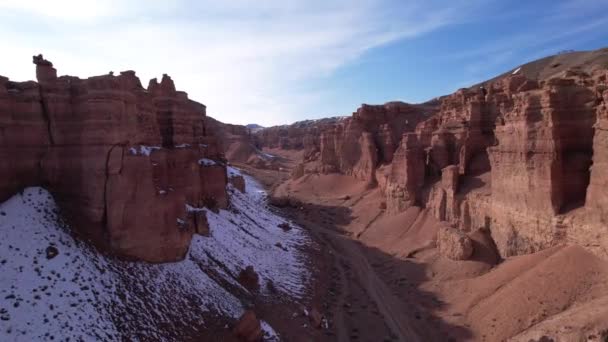 Charyn Grand Canyon Med Orange Bergväggar Flygfoto Från Drönaren Den — Stockvideo