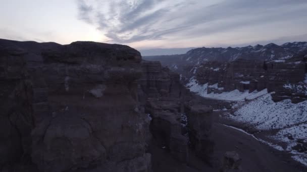 Charyn Grand Canyon Mit Orangen Felswänden Luftaufnahme Von Der Drohne — Stockvideo