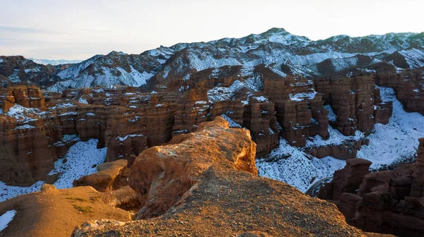 Turuncu Kaya Duvarlı Charyn Grand Canyon Dik Kanyon Duvarlarının Çatlakların — Stok fotoğraf