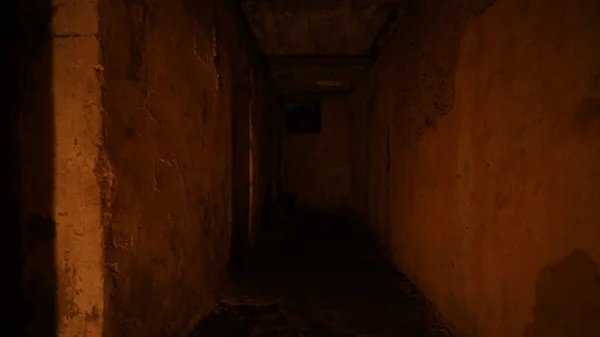 Geceleri Terk Edilmiş Eski Bir Hapishane Karanlık Bir Koridor Eski — Stok fotoğraf