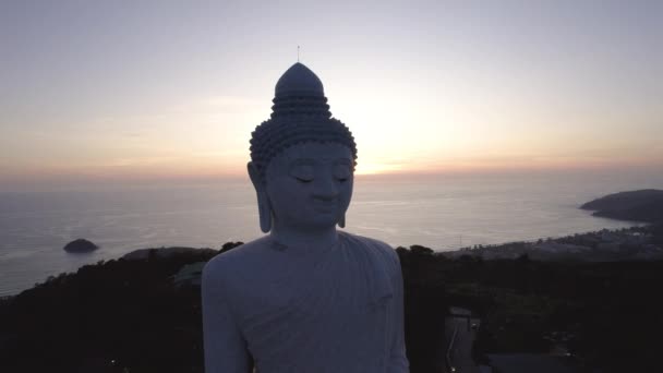 Big Buddha Vid Solnedgången Utsikt Från Drönare Det Phuket Folk — Stockvideo