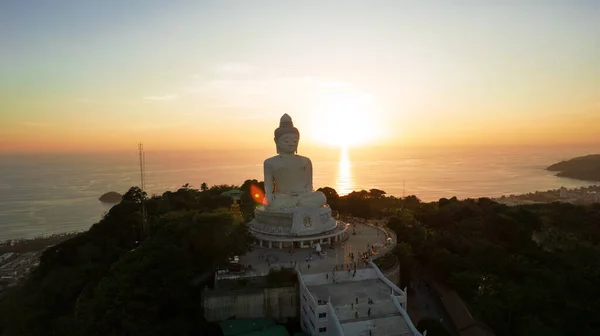Grand Bouddha Coucher Soleil Depuis Drone Phuket Les Gens Montent — Photo