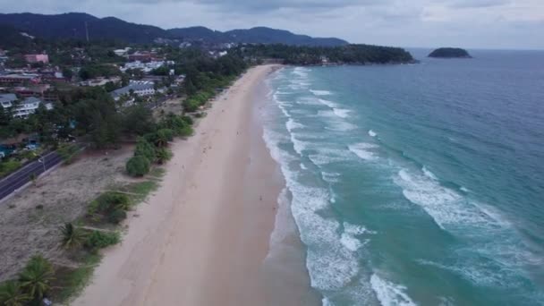Закат Видом Пляж Океан Вид Сверху Дрона Зеленую Чистую Воду — стоковое видео
