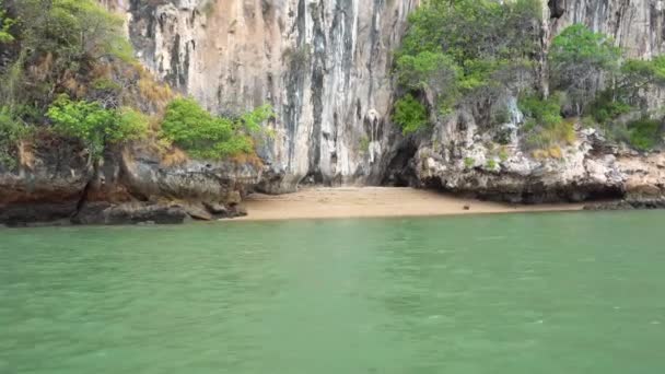Phang Nga Bay Vele Kalkhoudende Eilanden Het Paradijs Hoge Steile — Stockvideo
