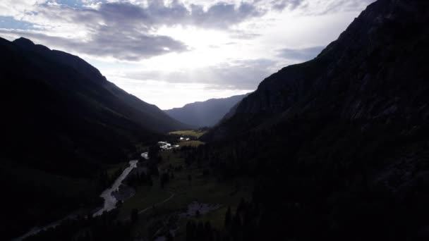 Beautiful Sunset View Green Gorge River Coniferous Trees Forests Lots — Stock Video