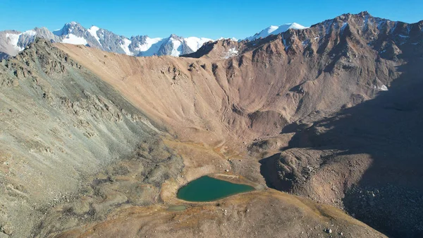 Couleur Émeraude Eau Lac Montagne Vue Par Drone Lac Montagne — Photo