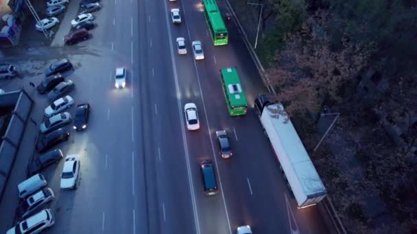 Cruzamento Movimentado Com Muitos Carros Ônibus Caminhões Vista Aérea Drone — Vídeo de Stock