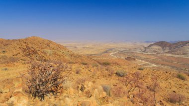 Namib Çölü manzarası. Namib Naukluft Ulusal Parkı. Afrika 'da macera ve keşif. Spreetshoogte bakış açısı, Namibya.