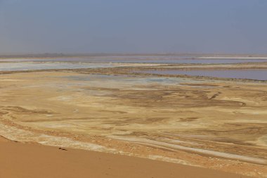 Walvis Bay Salt Holding. Sahra altı Afrika 'daki en büyük güneş tuzu üreticisi. Swakopmund, Namibya.