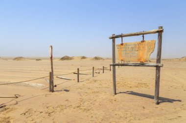 Sandviç Limanı, Namibya - 03 Ekim 2018: Namib-Naukluft Ulusal Parkı 'ndaki Namib Çölü' nün kuzey kısmı. Atlantik Okyanusu açıklarında çöl, Walvis Körfezi..