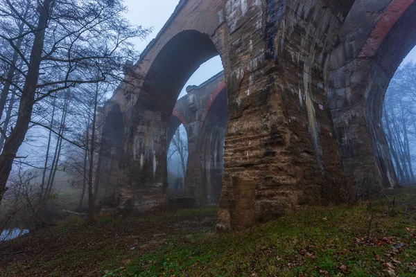 Старый Бетонный Железнодорожный Мост Станчиках Туманное Утро Май Польша — стоковое фото