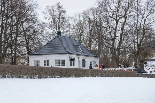 Норвегия Осло Февраля 2019 Года Белое Здание Парке Фрогнер Понд — стоковое фото