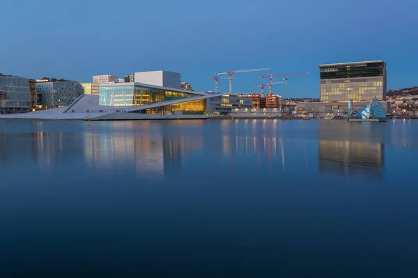 Norwegia Oslo Kwietnia 2019 Widok Stronę Opery Narodowej Oslo Symbol — Zdjęcie stockowe