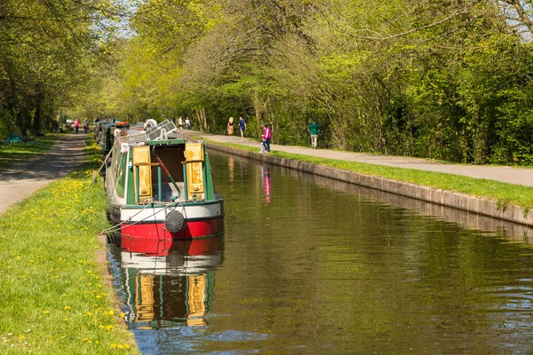 stock image Llangollen, Dengighshire Wales - 21 April 2019: Narrow boats on the Llangollen Canal as it crosses the Pontcysyllte aquaduct, a world heritage site.