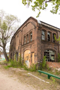 İmparatorluk Tersanesi, Gdansk, Polonya - 01 Mayıs 2019: Eski tuğla bina.