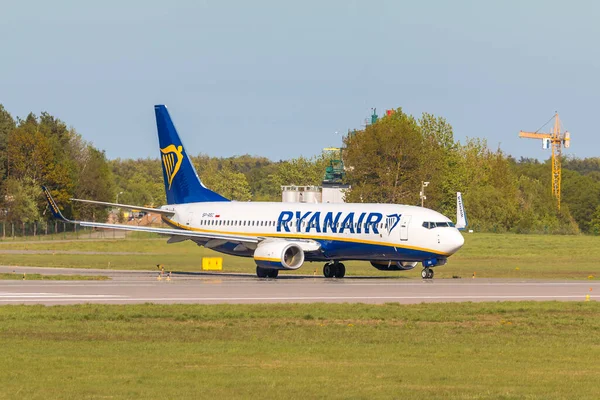 Poland Gdansk May 2019 Ryanair Boeing 737 Taxiing Lech Walesa — Stock Photo, Image