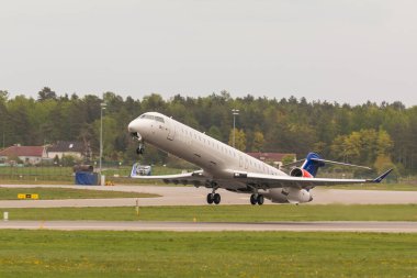 POLAND, GDANSK - 11 Mayıs 2019: Gdansk 'taki Lech Walesa Havaalanı' ndan kalkan SAS uçağı.