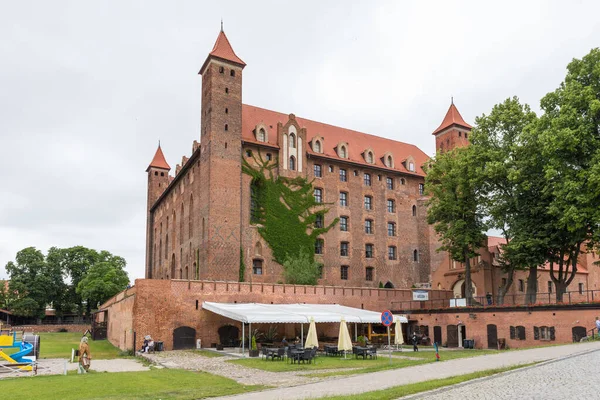 Gniew, Polonya - 16 Haziran 2019: Gniew Castle, 1290 yılında inşa edilen bir Alman Kalesi. Ortaçağ kalesi.