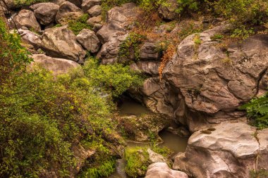 Güney Kafkasya dağlarının güzel manzarası. Tatev, Ermenistan.