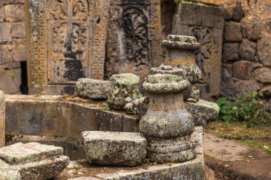 Tatev, Ermenistan - 03 Eylül 2019: Tatev Manastırı, 9. yüzyıl Ermeni Havari Hristiyan manastırı Tatev köyü yakınlarındaki büyük bir bazalt platoda yer almaktadır..