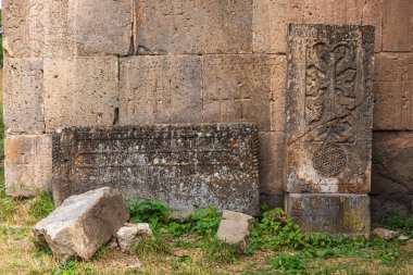 Tatev, Ermenistan - 03 Eylül 2019: Tatev Manastırı, 9. yüzyıl Ermeni Havari Hristiyan manastırı Tatev köyü yakınlarındaki büyük bir bazalt platoda yer almaktadır..