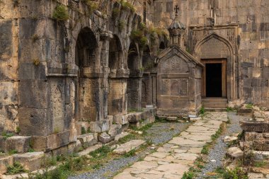 Tatev, Ermenistan - 03 Eylül 2019: Tatev Manastırı, 9. yüzyıl Ermeni Havari Hristiyan manastırı Tatev köyü yakınlarındaki büyük bir bazalt platoda yer almaktadır..