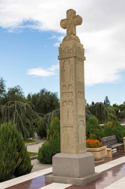 Tiflis, Gürcistan - 07 Eylül 2019: Tiflis 'in Kutsal Üçlü Katedrali, Sameba olarak bilinir. Gürcistan Ortodoks Kilisesi 'nin ana katedrali.