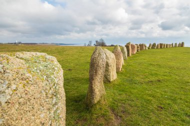 Ales Stenar taş çemberi, İsveç 'in güneyindeki İskandinav bölgesinde taş gemi oval..