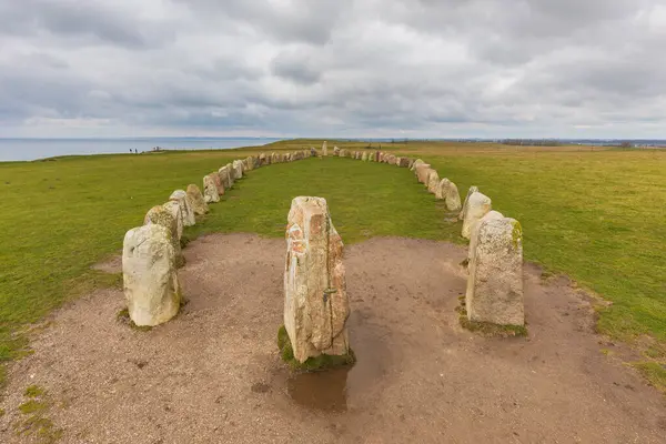 Ales Stenar taş çemberi, İsveç 'in güneyindeki İskandinav bölgesinde taş gemi oval..
