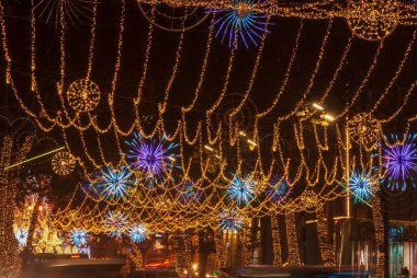 Tiflis 'in tarihi merkezinde Noel ve Yeni Yıl Aydınlanmaları.