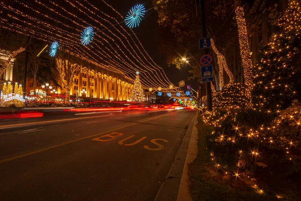 Рождественская Елка Перед Зданием Парламента Грузии Новый Год — стоковое фото