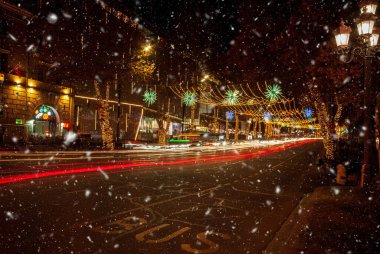 Tiflis 'in tarihi merkezinde Noel ve Yeni Yıl Aydınlanmaları.