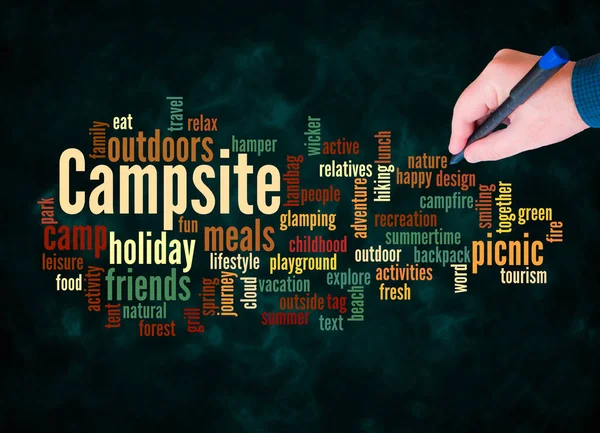 带有Campsite概念的Word Cloud只使用文本创建 — 图库照片