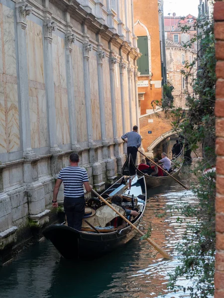 October 2022 Venice Italy Tourists Having Gondola Ride Canal Venice — Foto de Stock