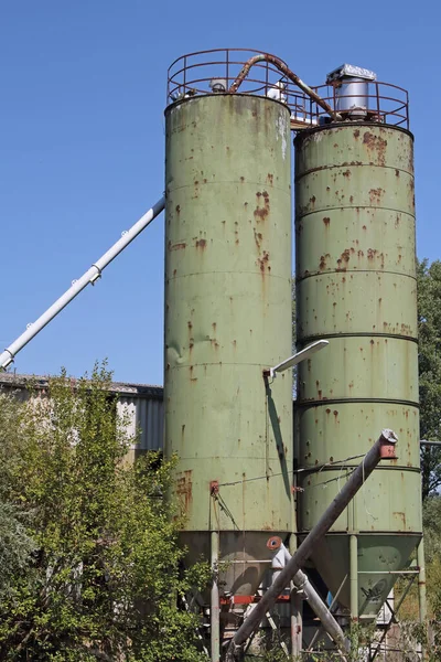 Speyer Terk Edilmiş Bir Fabrikada Iki Hammadde Deposu — Stok fotoğraf