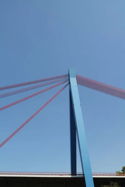 德国斯皮尔斯附近莱茵河大桥的桥梁 电缆施工 运输路线 — 图库照片