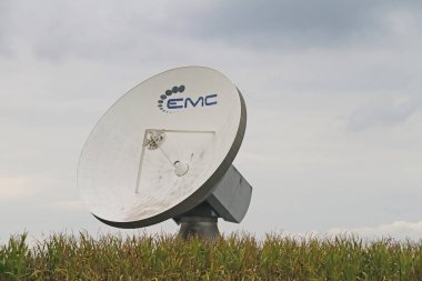 Raisting, Bavyera, Almanya 'daki Radom Sanayi Anıtı' nın uydu yer istasyonu.