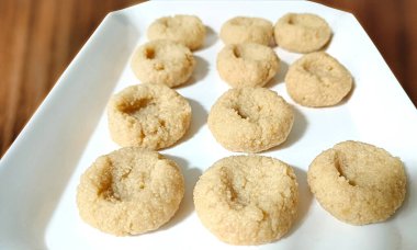 Peda olarak bilinen Kuzey Hindistan tatlısı ya da süt ve şekerden yapılan pera