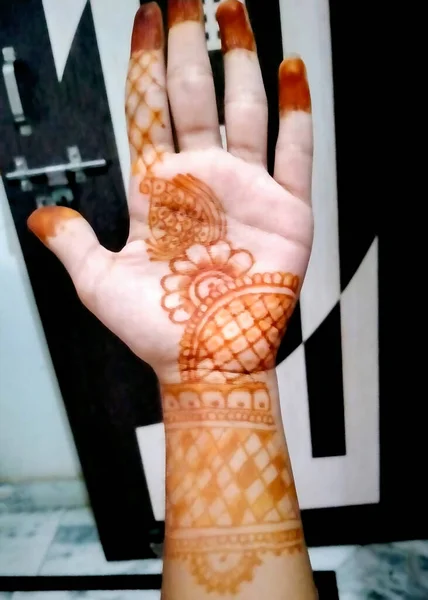 Beautiful Artwork Drawn Hand Indian Bride Herbal Heena Wet Condition — Stock Photo, Image