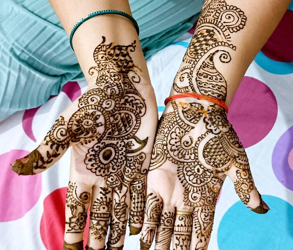 Egy Gyönyörű Műalkotás Amit Egy Indiai Menyasszony Rajzolt Nedves Állapotú — Stock Fotó