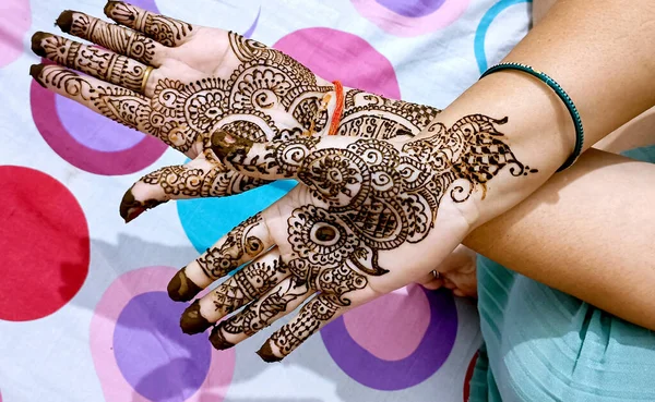 Egy Gyönyörű Műalkotás Amit Egy Indiai Menyasszony Rajzolt Nedves Állapotú — Stock Fotó