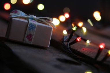 Yılbaşı evi dekorasyonu. Noel çelengi.