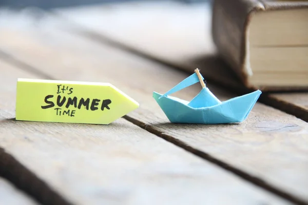 Its Summer Time Concept Origami Paper Boat Tag — Stock Photo, Image