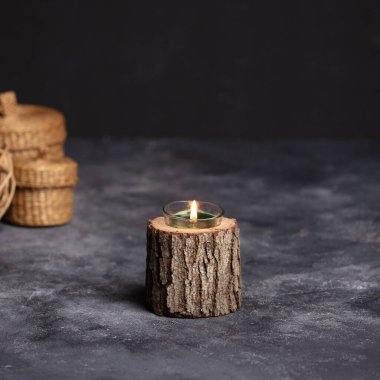Ahşap Dilimlenmiş Çam Kozalaklı Rustik Mum Tutucu - Sonbahar ve Kış İçin Konforlu Ev Dekorasyonu