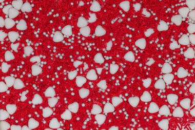 Kırmızı ve Beyaz Kalp Şekeri Şekerleme İnci Boncuklu Romantik Şeker Madalyası Pasta Toplama, Sevgililer Günü ve Kutlama Tatlıları