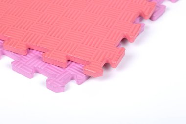 Pembe ve Kırmızı İçiçe geçmiş köpük egzersizi Mat Köşesi: Bağlı Döşeme Döşemeleri Dokulu Kalıplarla Kapalı Güvenlik Ayrıntısı