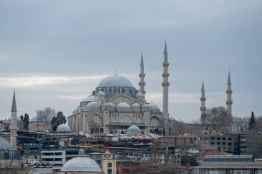 İstanbul 'da Yüksek Minareli Majestic Süleyman Camii: İkonik Tarihi Tarihi Eserler ve Kültür Mirası Gösterisi