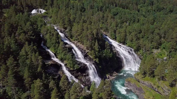 Norveç, Avrupa 'daki Vermafossen Şelaleleri' nin havadan görünüşü.